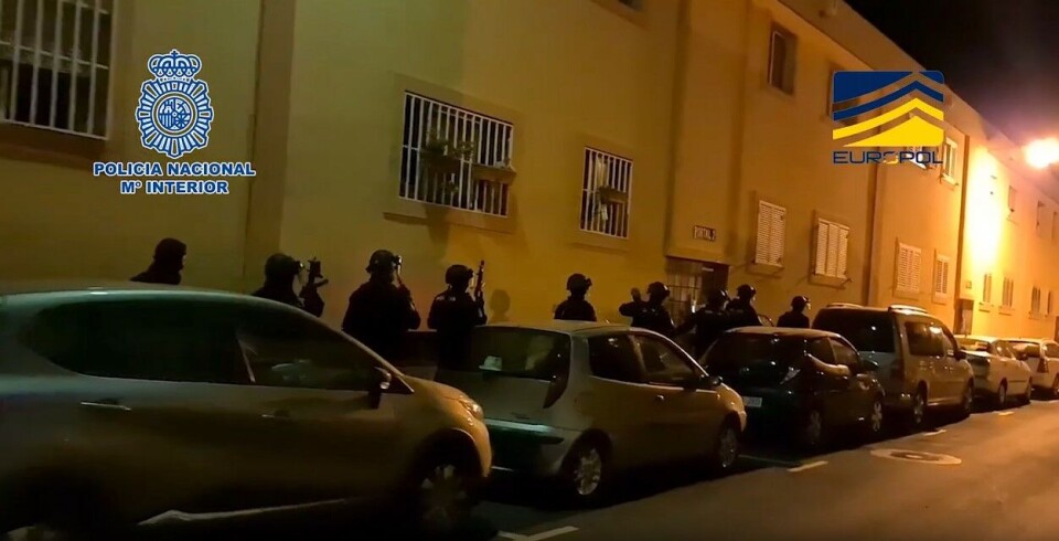 Her slår nasjonalpolitiet og Europol til mot en mistenkt islamist i Mogán på Gran Canaria. Foto: Policia Nacional Her slår nasjonalpolitiet og Europol til mot en mistenkt islamist i Mogán på Gran Canaria. Foto: Policia Nacional