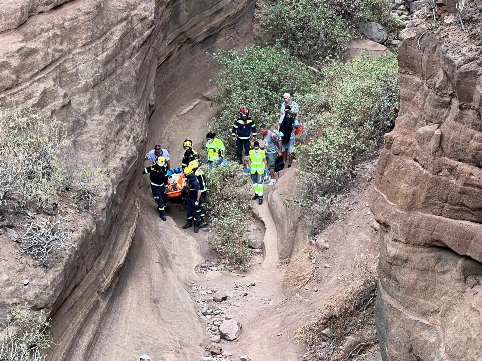 Her reddes 23-åringen etter et stygt fall. Foto: Domingo Martín