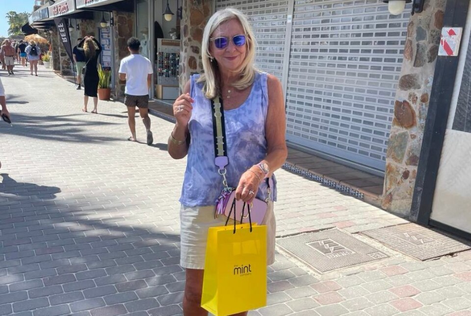 Mai Sidsel Fotland holdt på å miste handleposen fra Mint i et tyveriforsøk, men hennes raske reaksjon skremte vekk tyvene. Foto: Privat Mai Sidsel Fotland holdt på å miste handleposen fra Mint i et tyveriforsøk, men hennes raske reaksjon skremte vekk tyvene. Foto: Privat