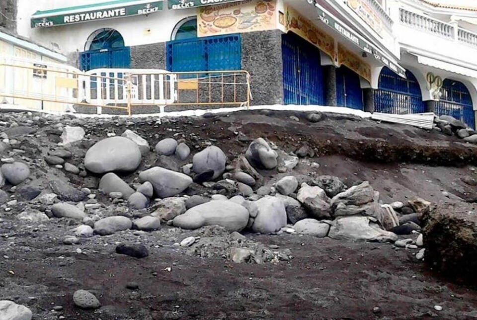 Vil redde strand med vulkansk aske Pensjonist omkom