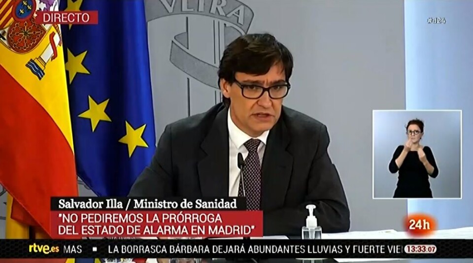 UNNTAKSTILSTAND: Helseminister Salvador Illa sier regjeringen i Spania vurderer en ny unntakstilstand for å kunne innføre portforbud. Skjermdump: RTVE.es