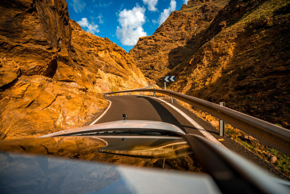 SPENNENDE VEIER: Gran Canaria byr på alt fra toppmoderne motorvei til trange og svingete fjellveier. Foto: RossHelen/Shutterstock