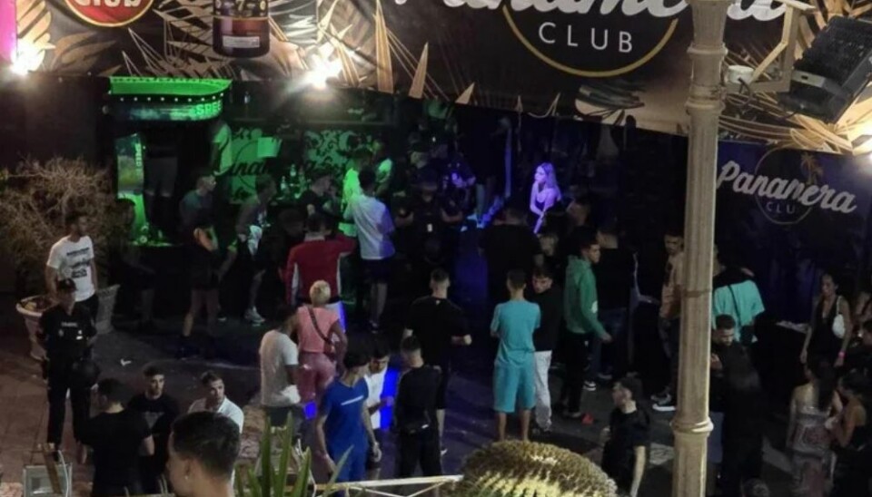 KONTROLL: Nasjonalpolitiet foretok kontroller på to populære utesteder i Playa del Inglés. KONTROLL: Nasjonalpolitiet foretok kontroller på to populære utesteder i Playa del Inglés.