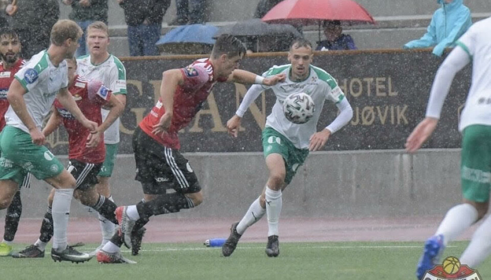 KONTROLL: I en cupkamp mellom Ham Kam og Gjøvik-Lyn fikk nesoddingen bryne seg på høyt nivå. I bakgrunnen ser du blant annet nåværende Molde-profil Kristian Eriksen.