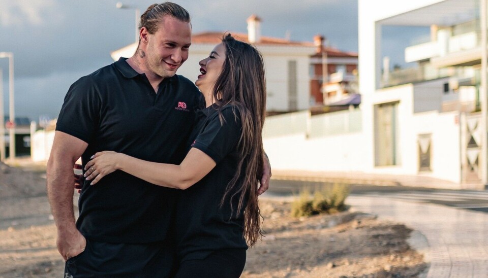 Sonny Karlsson og kona, Jelena Ostojic, driver Adios Okupas som en familiebedrift.