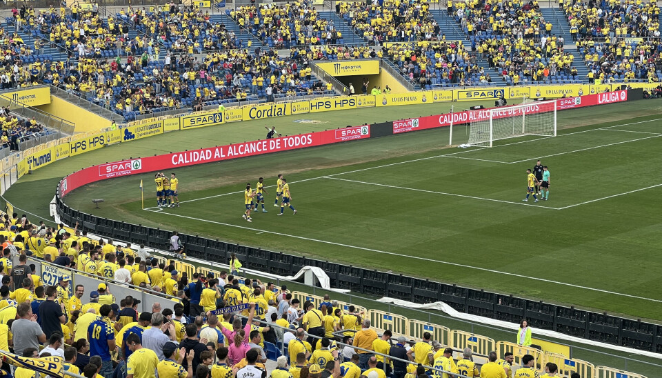 FEIRER: Ramírez og resten av Las Palmas feirer etter å ha gått opp i 1.0 ledelse.