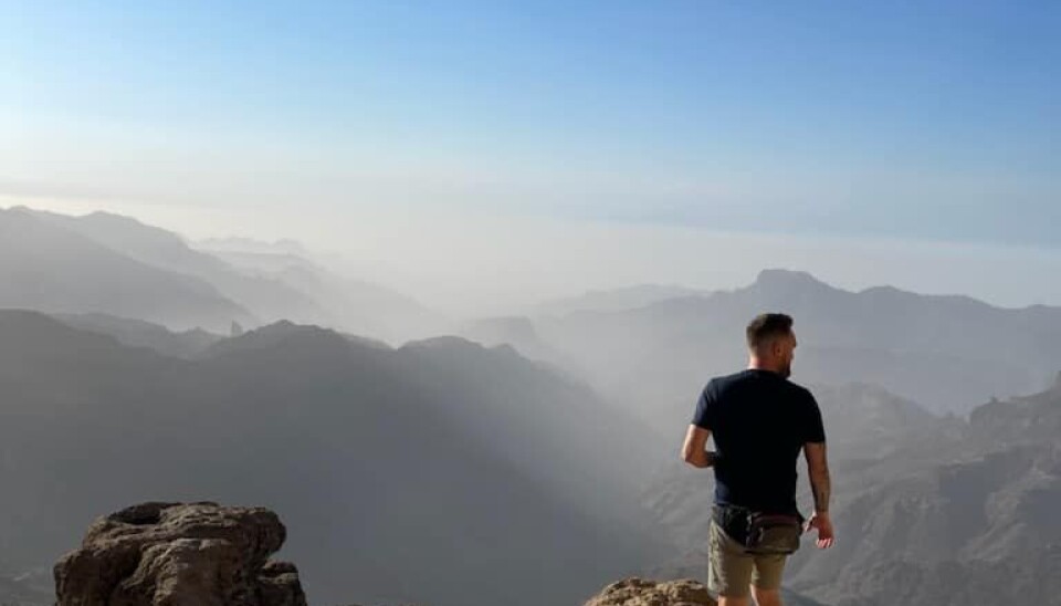 Når komikeren tar en pause besøker han fjellene på Gran Canaria.