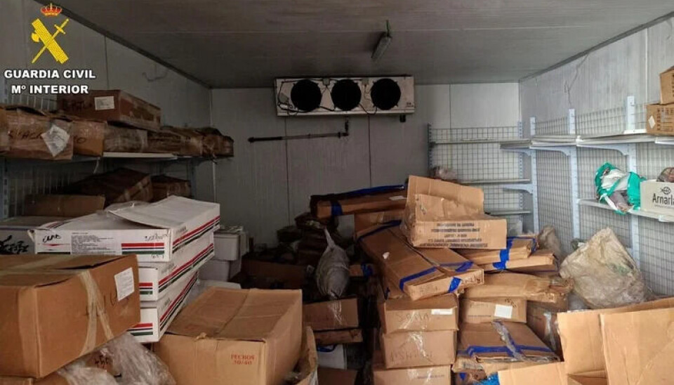 25 TONN: Det var store mengder potensielt farlige matvarer i butikken, ifølge politiet.