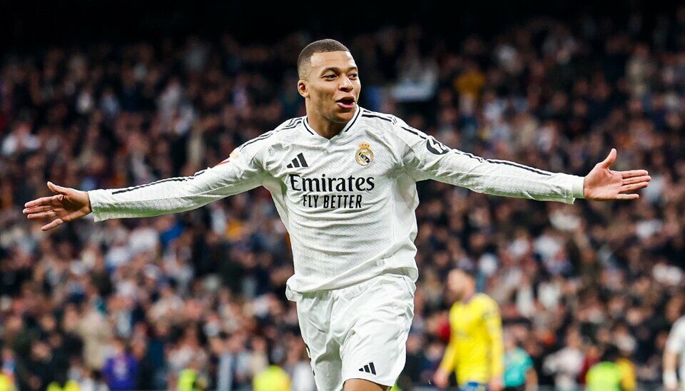 BLE HELTEN: Mbappe herjet med Las Palmas og scoret to mål.