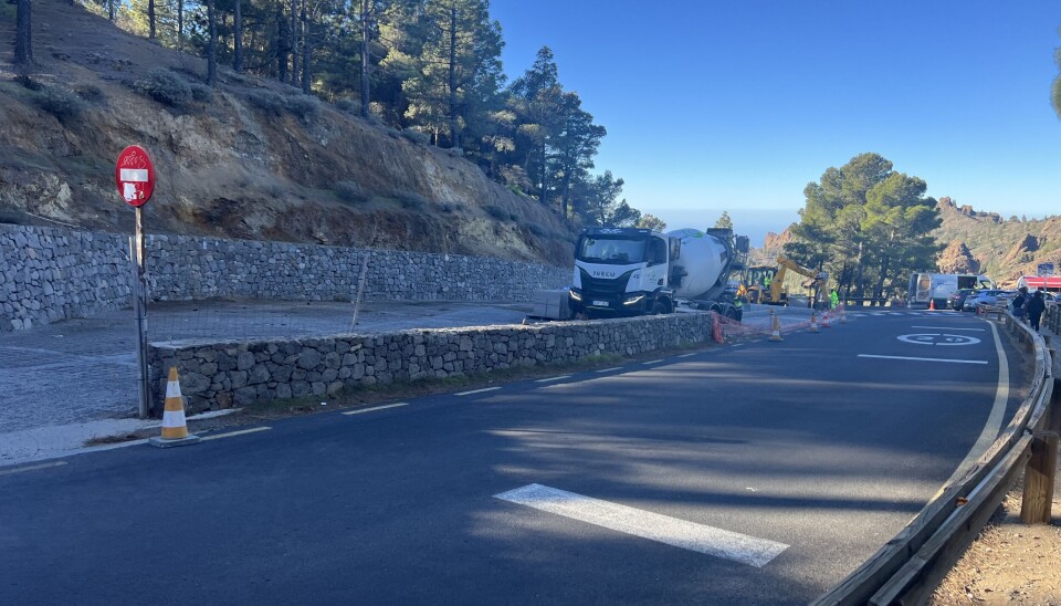 TIDLIGERE PARKERINGSPLASS: Her kunne biler tidligere parkere bilene sine hvis de skulle gå tur i området. Det er nå avsperret. Snart er det kun busser som skal parkere her.