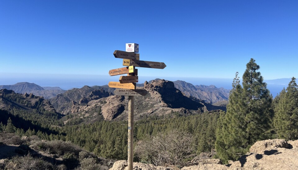 Den første toppen byr på god utsikt og et ikonisk skilt.