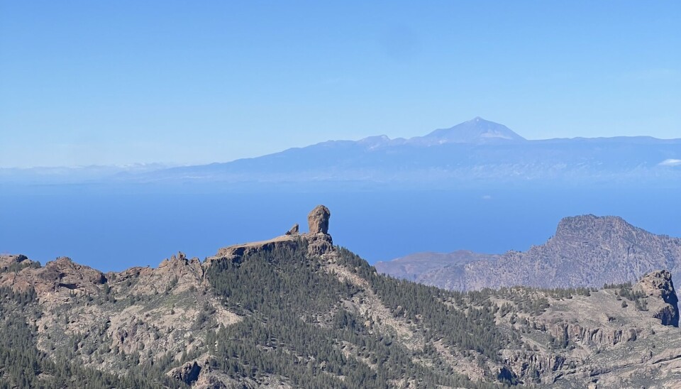 UTSIKT: Fra toppen kan du tydelig se over på Tenerife.