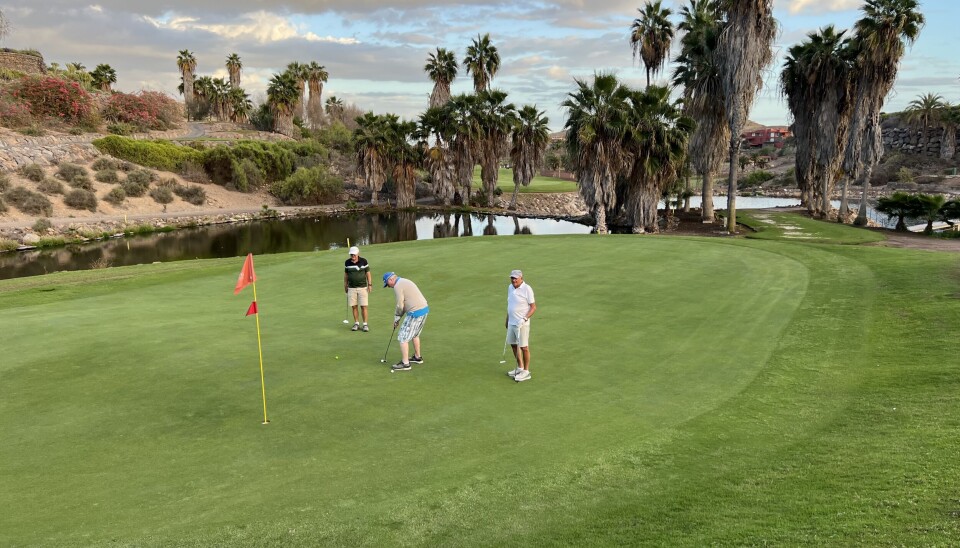 PEN NATUR: Med flere palmer og vulkanlandskap skiller golfbanene på Gran Canaria seg ut fre banene i Norge.