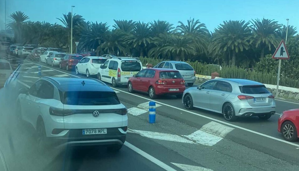 LANG KØ: Trafikken står nesten stille langs GC-1 fredag ettermiddag ved 16:30-tiden.