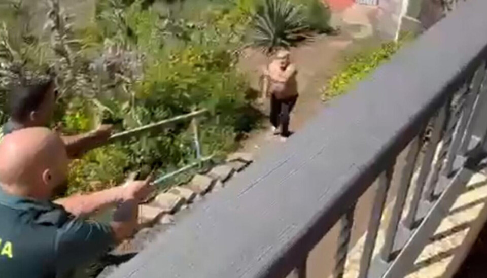 AVFYRTE SKUDD: Politiet avfyrte skudd mot en mann med kniv på Gran Canaria.