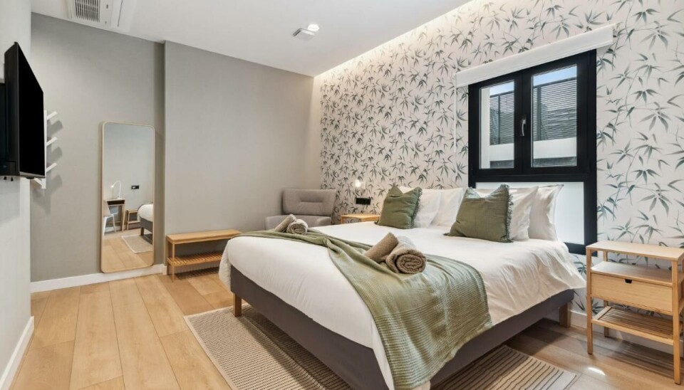 ENKELT OG MODERNE: Hotellet er ikke et showroom for møbelgiganten, men et lite boutique-hotell i Las Palmas.
