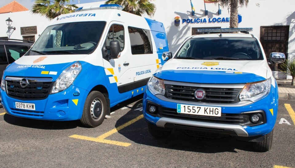 Arkivfoto av lokalpolitiets biler i Teguise på Lanzarote.