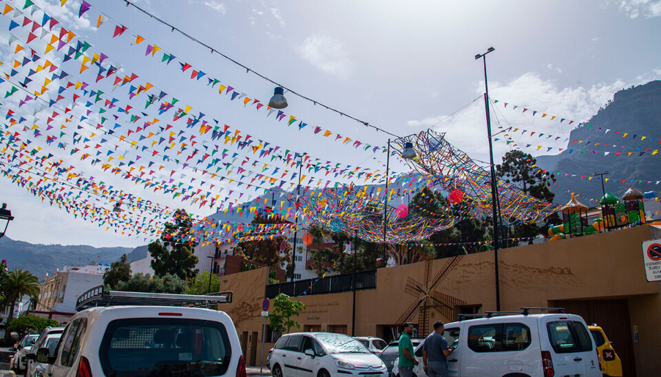 Gatene er pyntet og klare til folkefest.