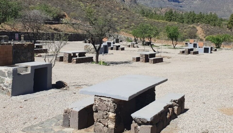 FARE: Høye temperaturer og lav luftighet fører til høy skogbrannfare på Gran Canaria. Derfor stenger øyas største turistkommune alle grillplasser.