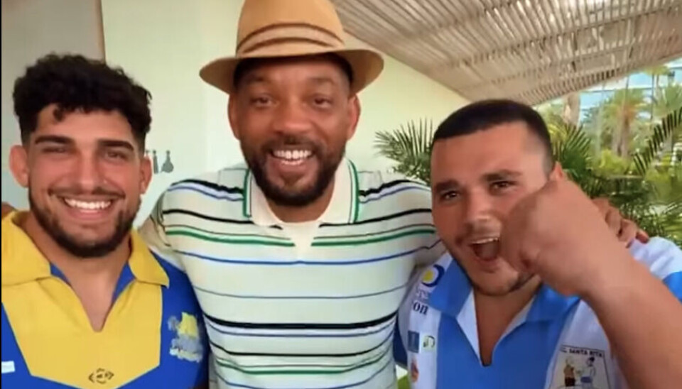 FORNØYD: Will Smith liker åpenbart ferieøya godt.
