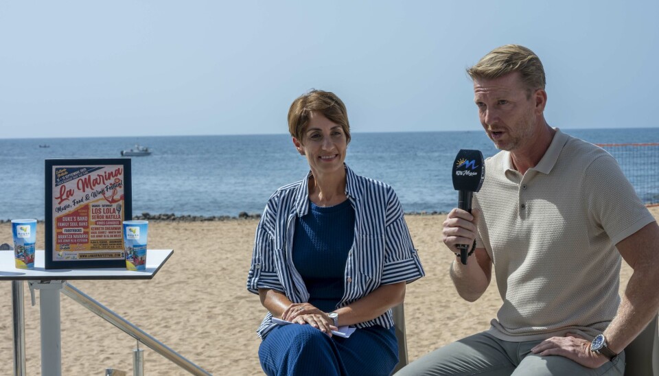 Ordfører Onalia Bueno og arrangør Emiel Wijnberg presenterte festivalen for pressen ved stranda.