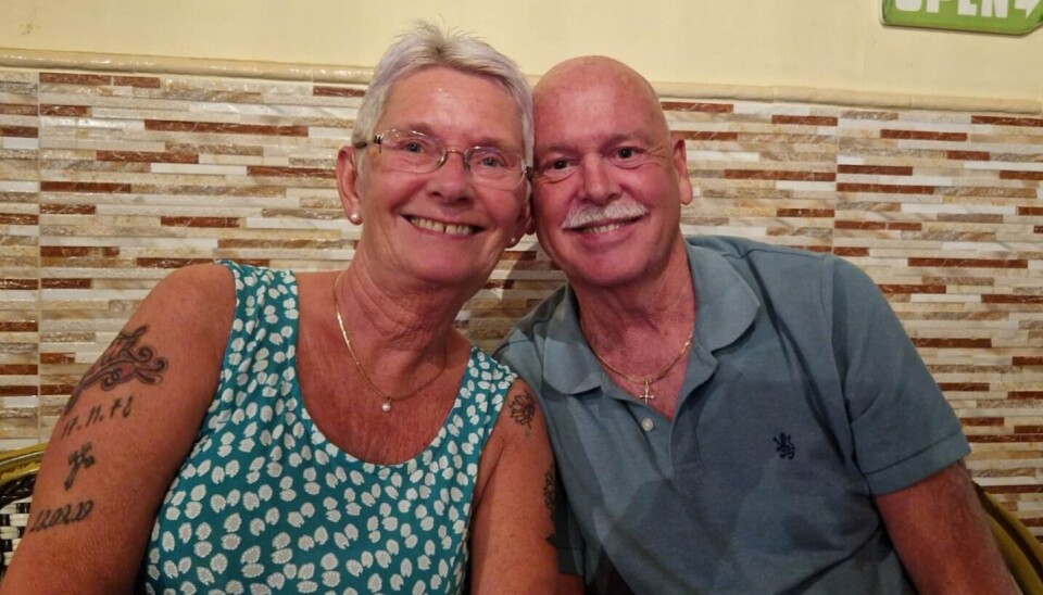 PAKKER KOFFERTENE: Aase (69) og Kjetil Sveinsborg (70) har begge sykdommer som gjør vinteren i Norge vanskelig. På Gran Canaria fant de hverdagen igjen.