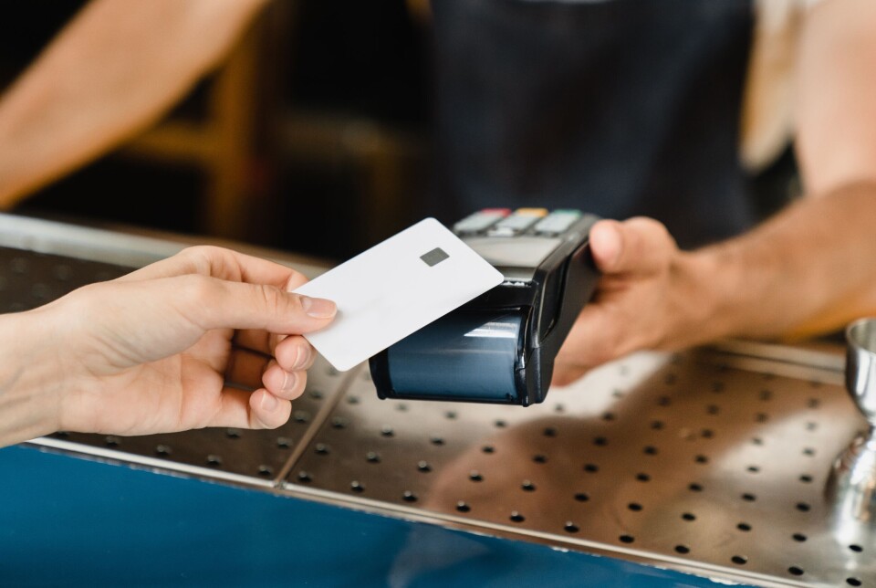 Svindlet 94-åring i to år – betalte 450 euro for én frokost