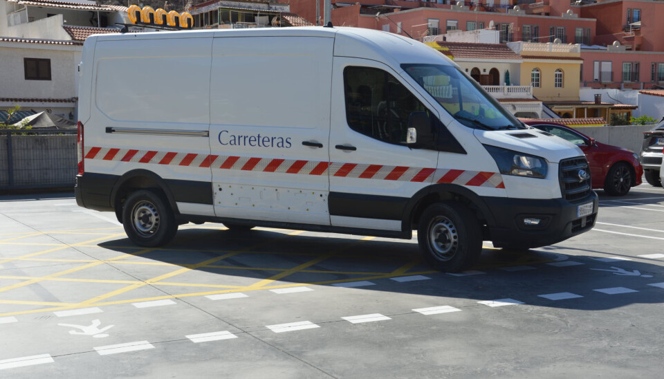 GULT: Er det gule striper, enten i sikksakkmønster eller langs veien, er det forbudt å parkere der. Slike sikksakk-striper brukes også for å indikere soner satt av til f.eks. nødetater eller avlasting av varer.